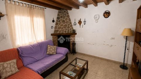 Foto 2 de Casa adosada en venta en Valdeverdeja, Toledo