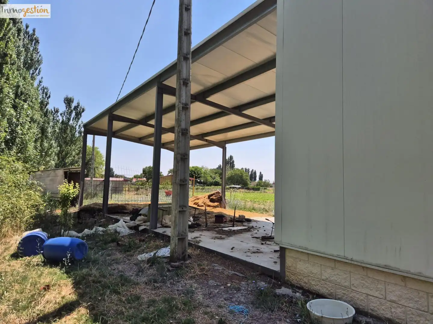 Außenansicht von Fabrikhallen zum Verkauf in Tudela de Duero