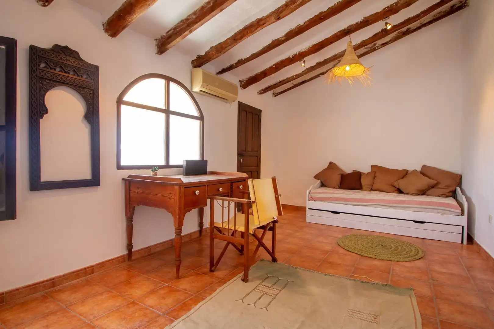 Sala d'estar de Casa o xalet en venda en Polop amb Aire condicionat, Terrassa i Piscina