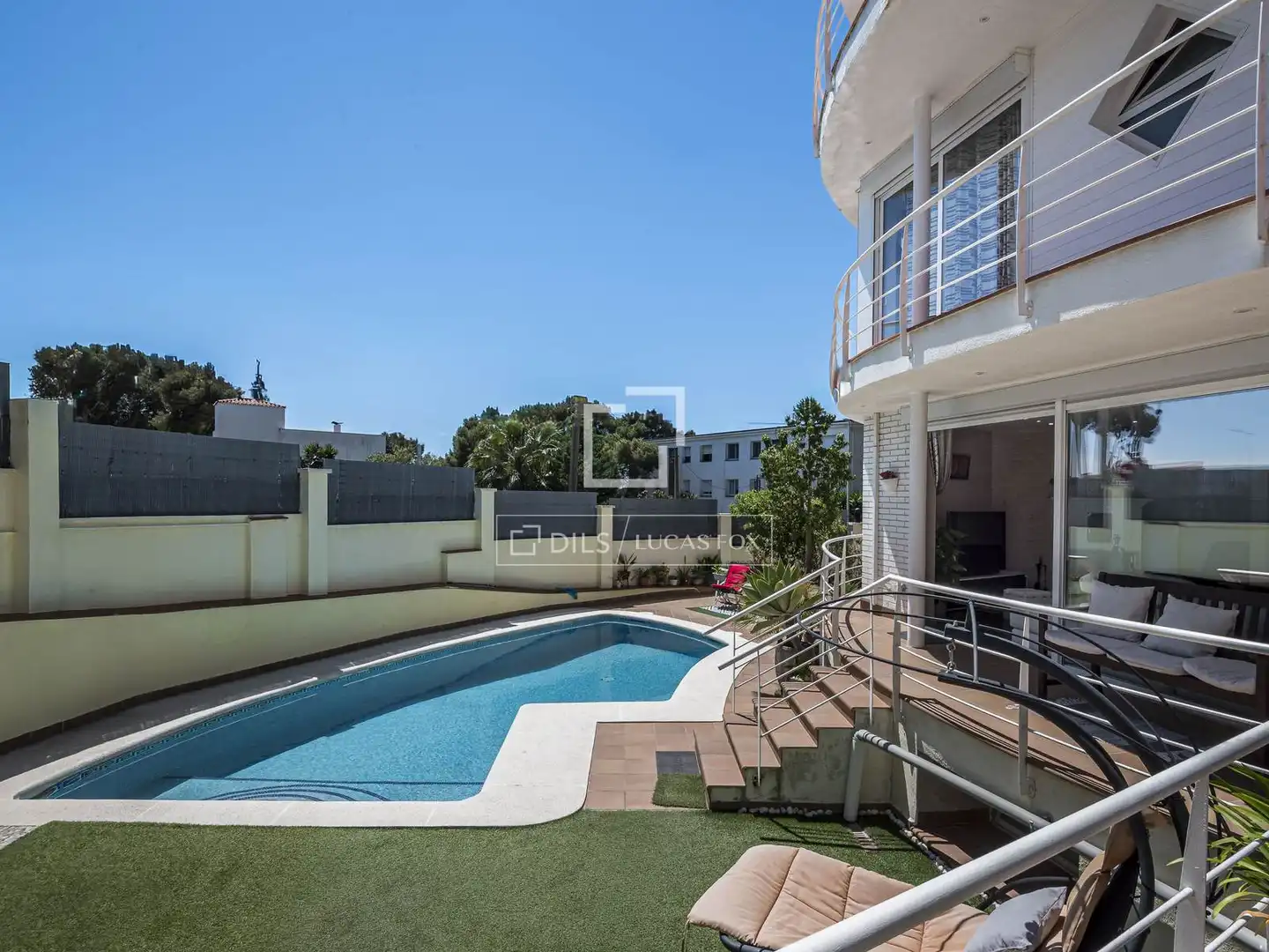 Piscina de Casa o xalet en venda en Castelldefels amb Aire condicionat, Calefacció i Jardí privat