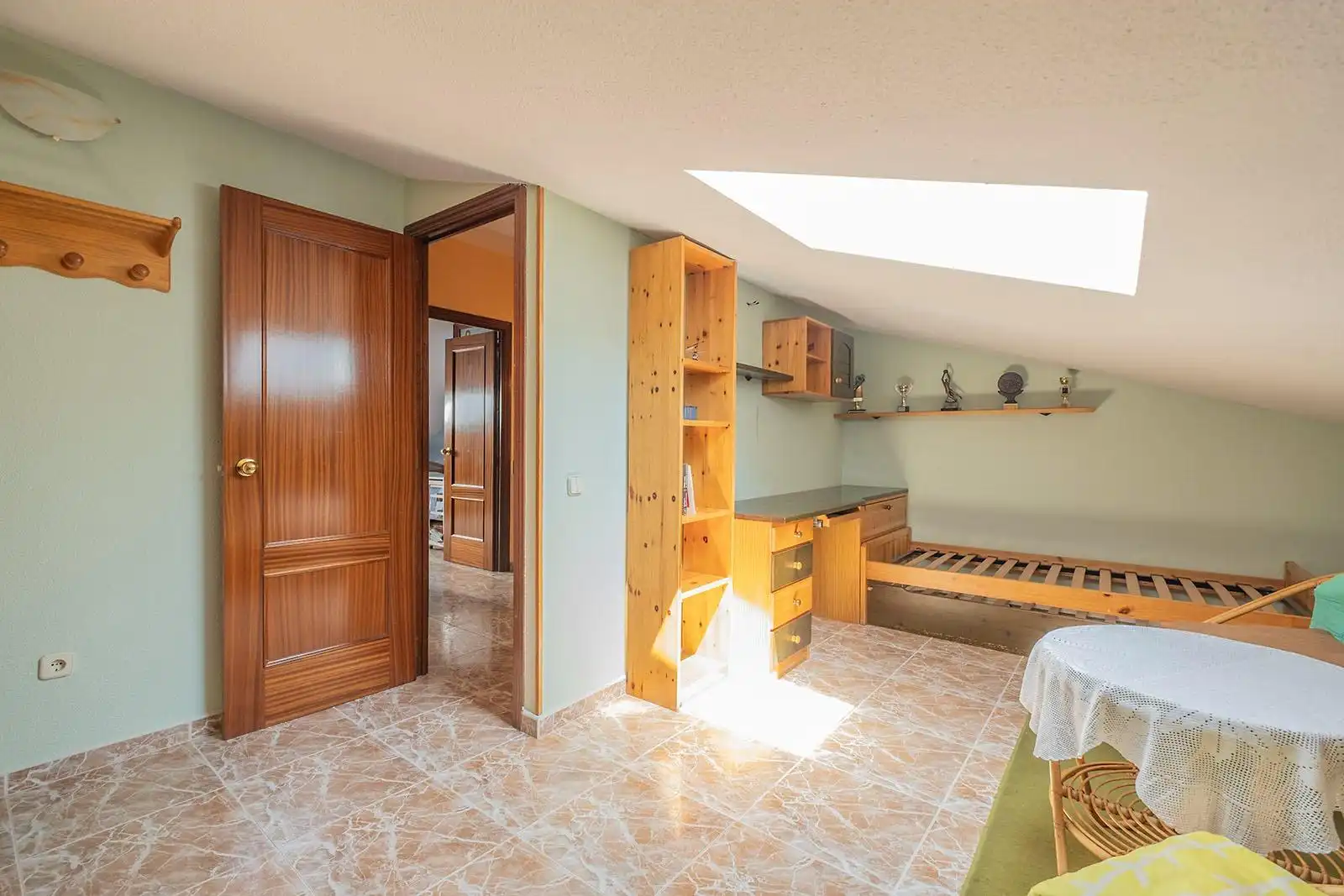 Habitación de Casa adosada en venta en Tres Cantos con Calefacción, Jardín privado y Parquet