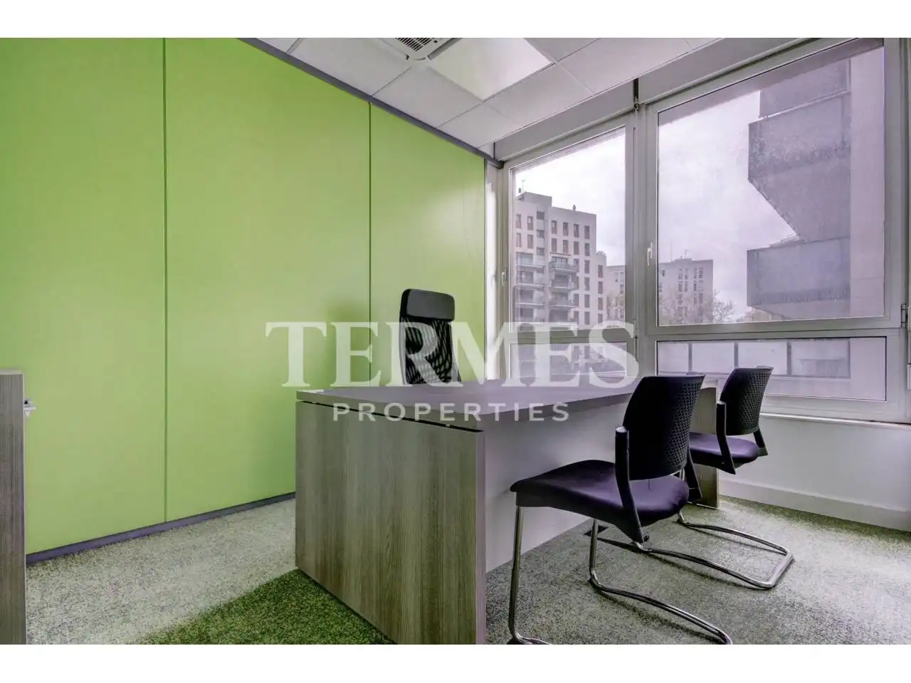 Office for sale in Barcelona  with Air Conditioner, Heating and Alarm