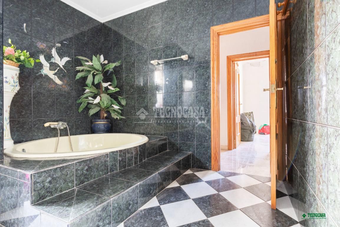 Bathroom of Flat for sale in  Almería Capital