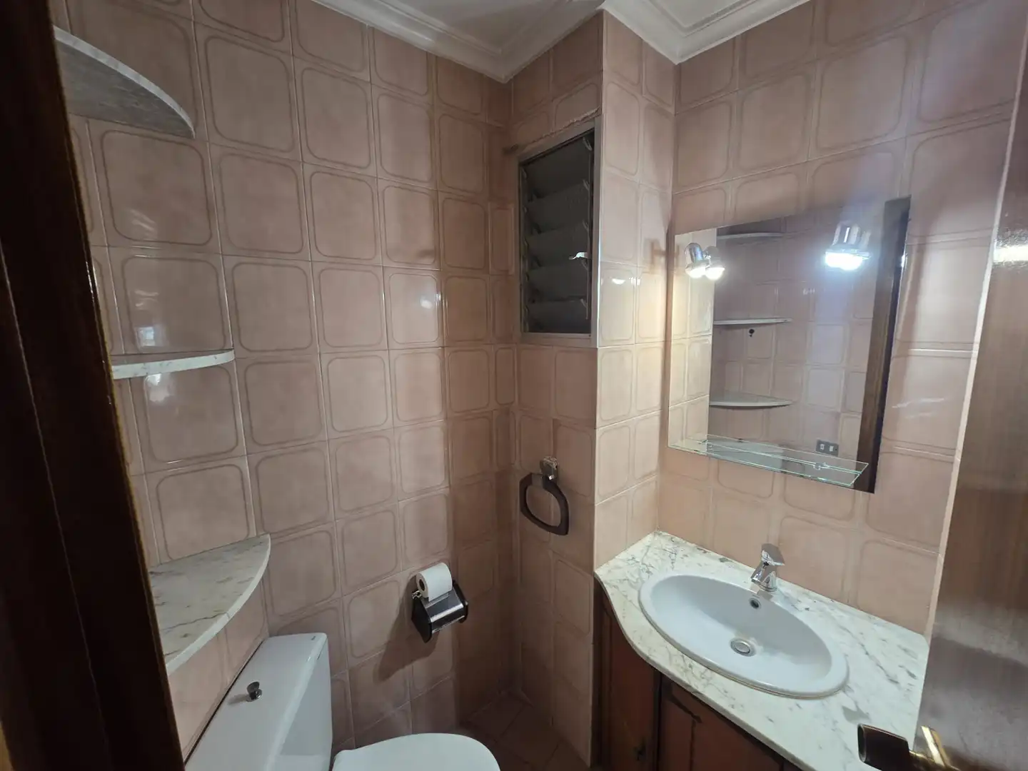 Badezimmer von Wohnung zum Verkauf in Castellón de la Plana / Castelló de la Plana mit Abstellraum und Balkon