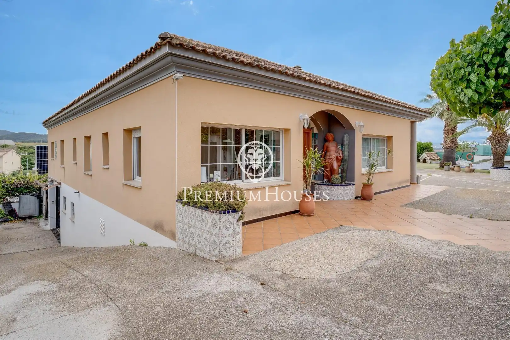 Vista exterior de Casa o chalet en venta en Vilanova i la Geltrú con Aire acondicionado, Calefacción y Jardín privado