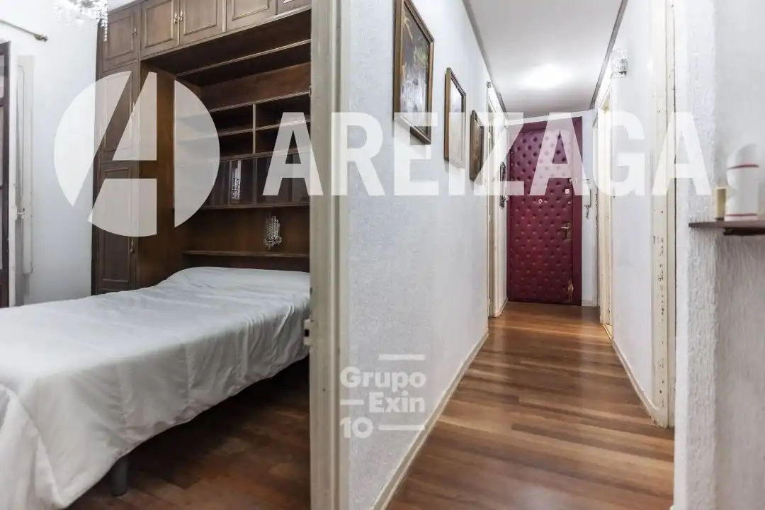 Habitación de Piso en venta en Donostia - San Sebastián  con Calefacción y Balcón