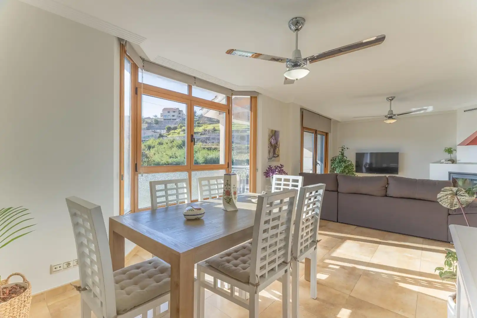 Comedor de Casa adosada en venta en Moaña con Calefacción, Terraza y Amueblado