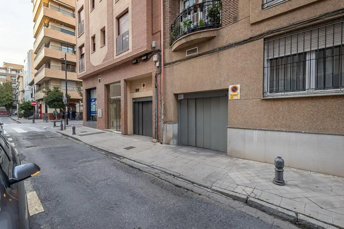 Aparcament amb ascensor en venda a Calle Azhuma 23, imagen 10