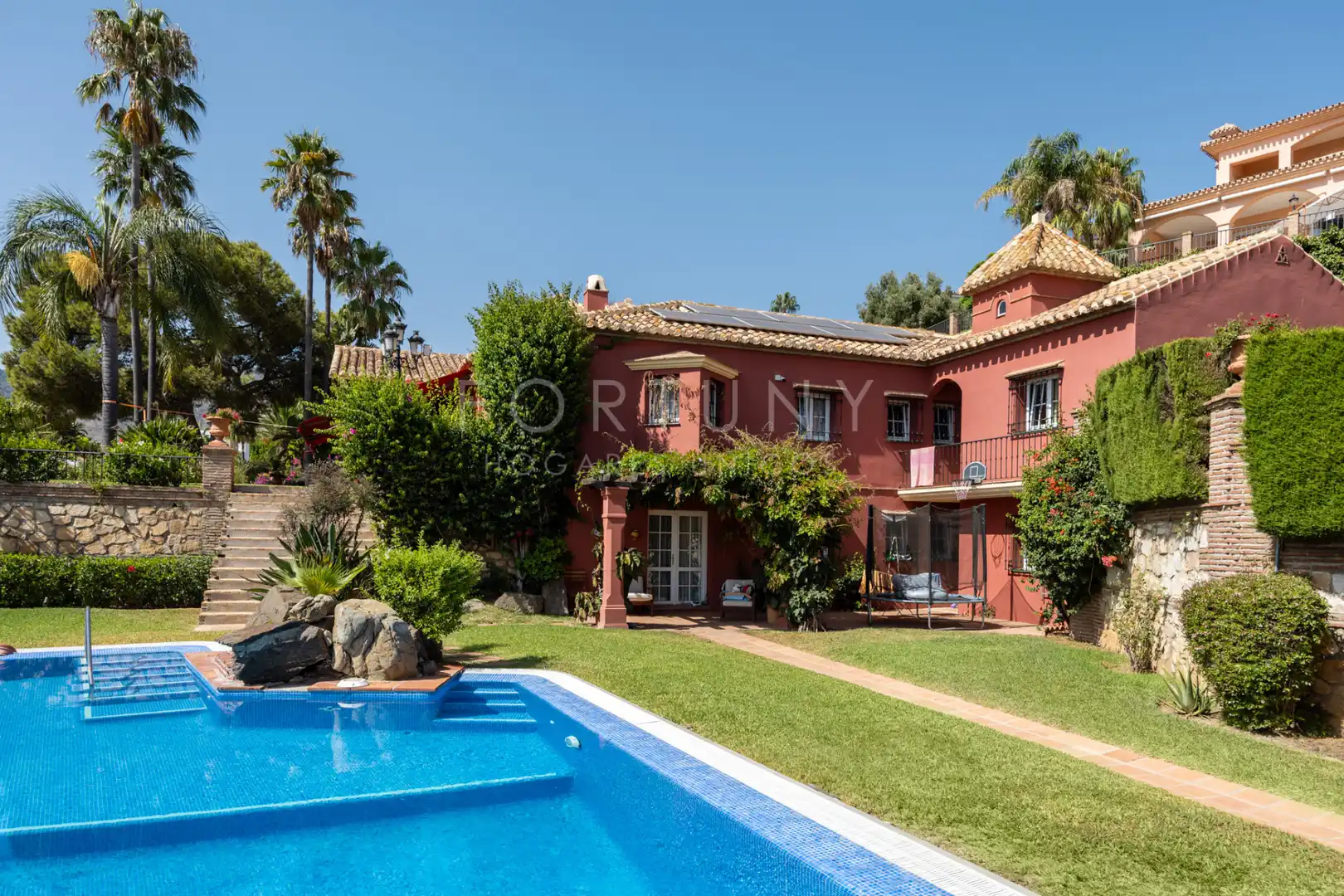 Casa amb piscina en venda a Calle de España 47