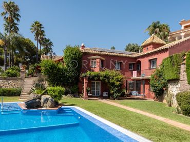 Casa amb piscina en venda a Calle de España 47