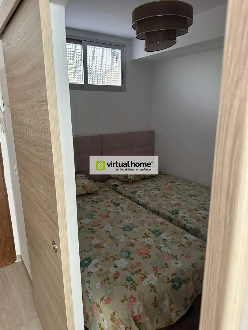 Dormitori de Apartament en venda en Benidorm amb Aire condicionat i Piscina comunitària