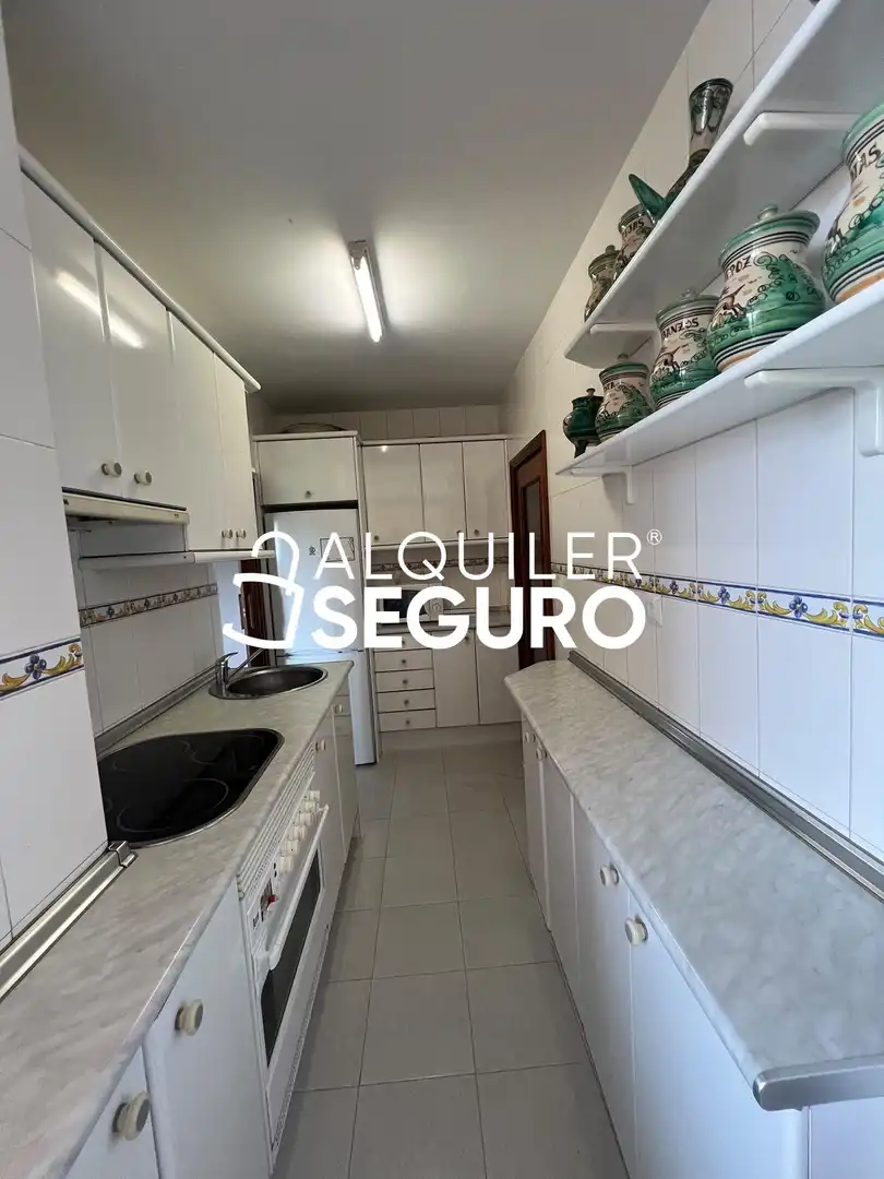 Cocina de Piso de alquiler en Madrid con Calefacción y Amueblado