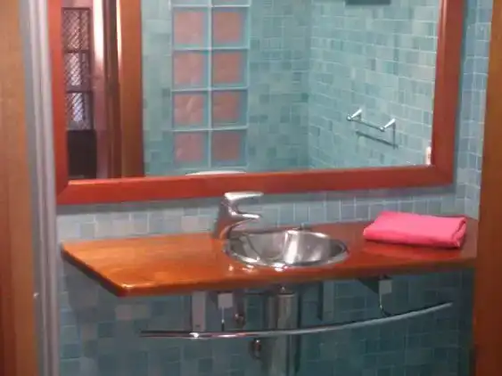 Badezimmer von Dachboden zur Miete in Navalmoral de la Mata mit Klimaanlage