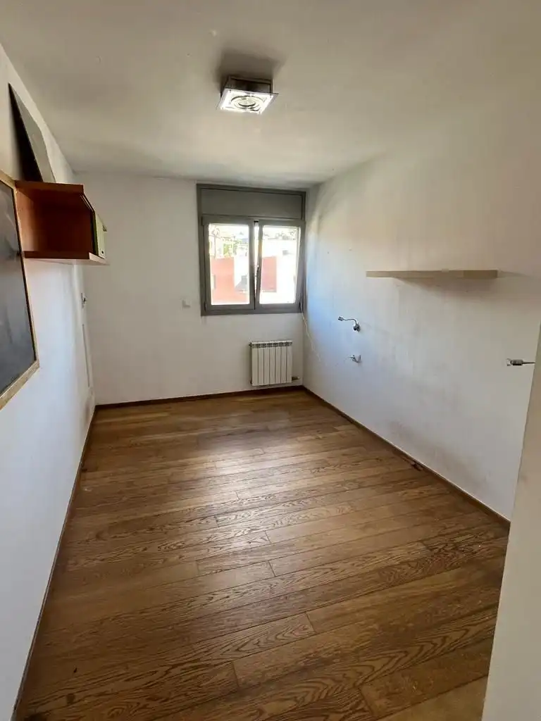 Habitación de Casa adosada en venta en Mataró con Aire acondicionado, Calefacción y Jardín privado