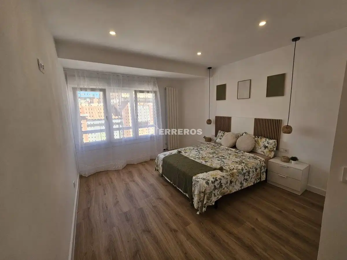 Flat with terrace for sale in gonzalo de berceo, imagen 7