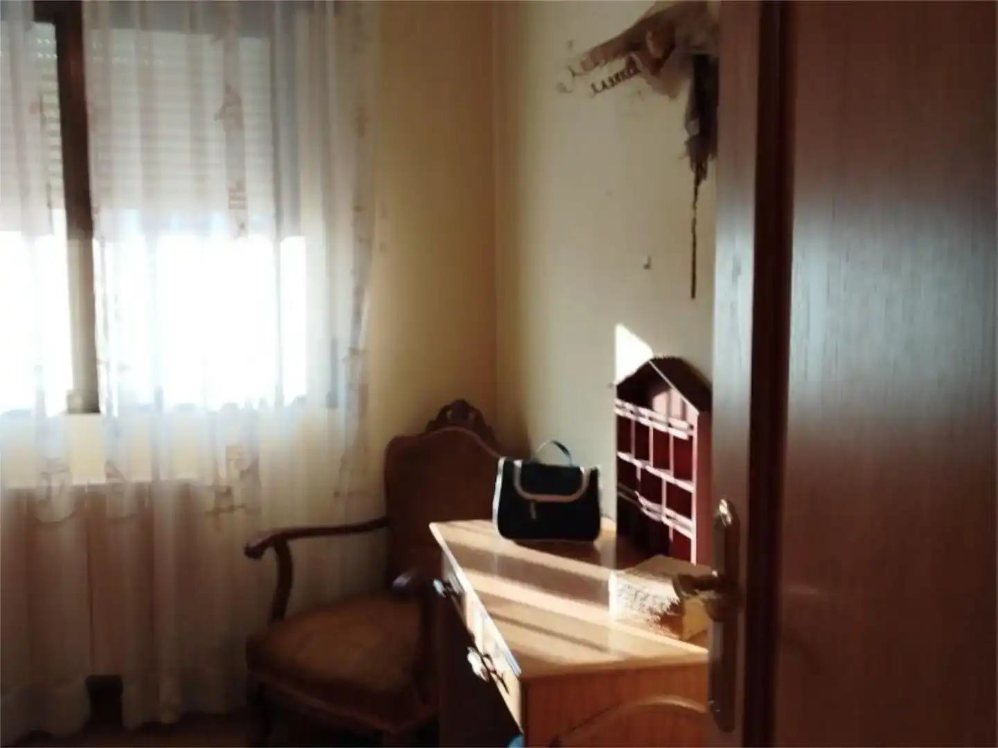 Dormitori de Casa adosada en venda en Coria amb Aire condicionat i Balcó