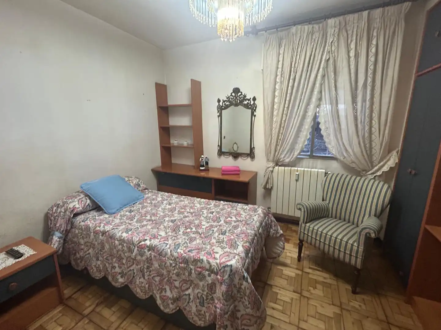 Bedroom of Flat for rent in Torrelavega   with Heating, Parquet flooring and Furnished