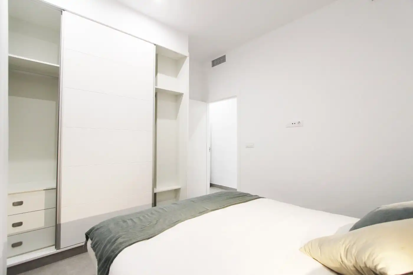 Habitación de Casa o chalet en venta en Pilar de la Horadada con Aire acondicionado, Calefacción y Jardín privado