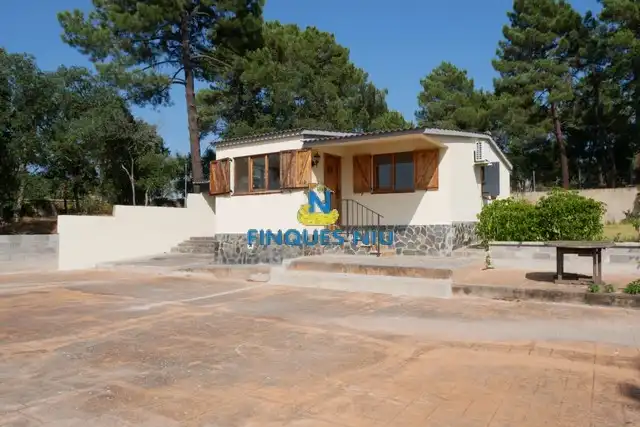 Vista exterior de Casa o xalet en venda en Vidreres amb Calefacció