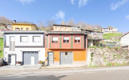 Exterior view of Single-family semi-detached for sale in San Martín del Rey Aurelio  with Terrace and Storage room