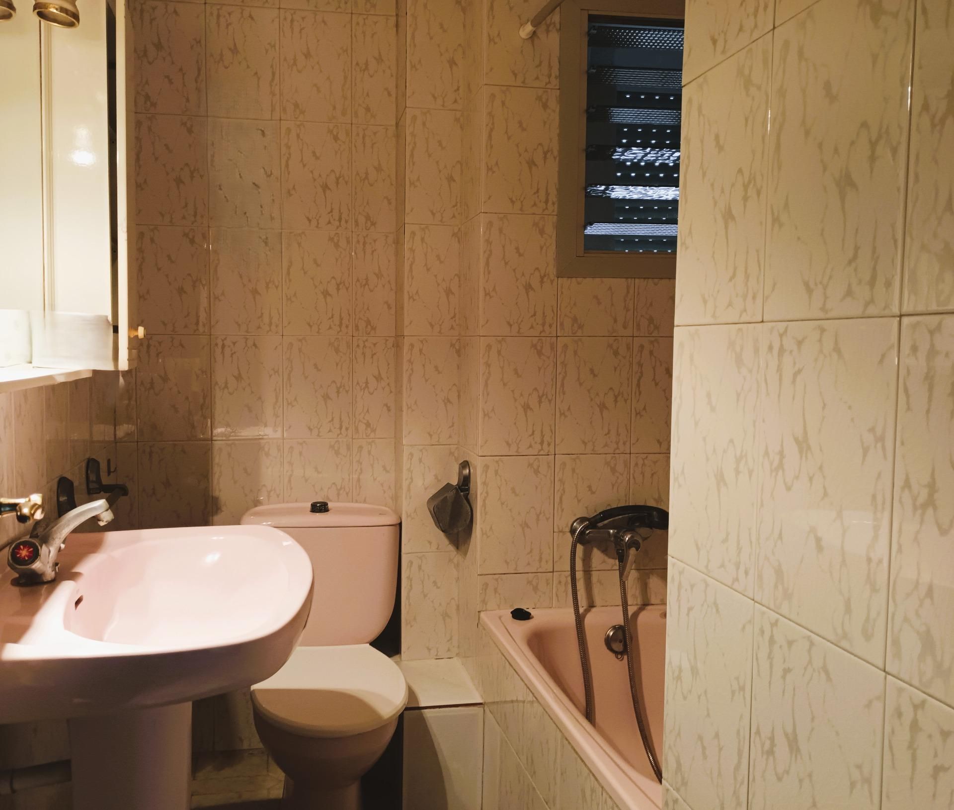 Bathroom of Flat for sale in Sabadell