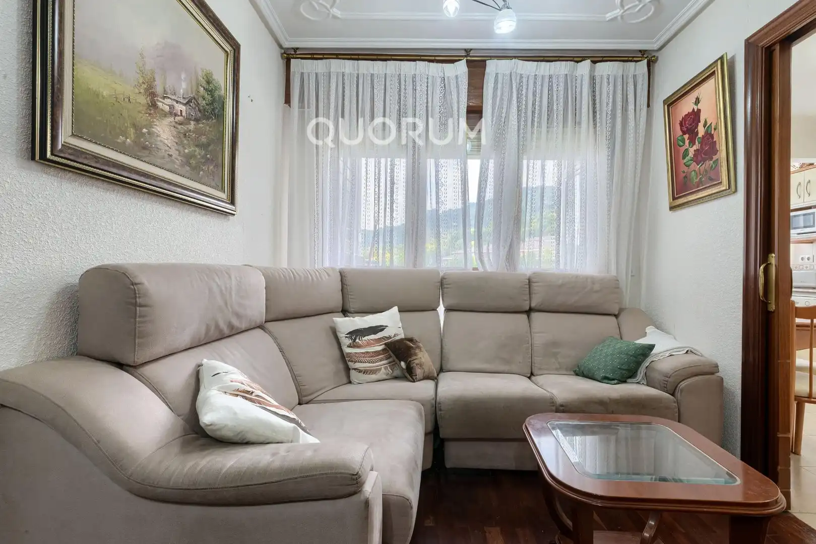Wohnzimmer von Wohnung zum Verkauf in Kalero - Basozelai