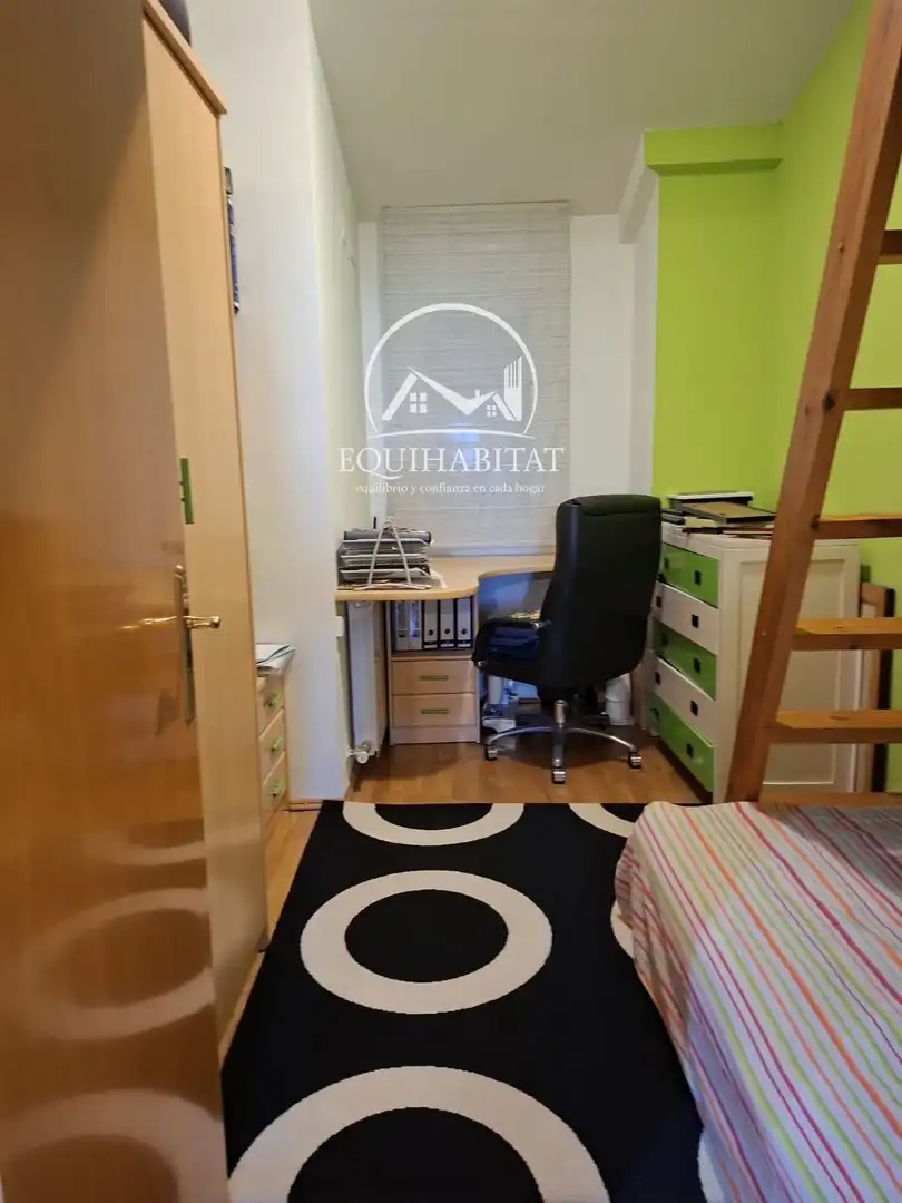 Dormitori de Casa adosada en venda en Alcarràs amb Aire condicionat, Jardí privat i Traster