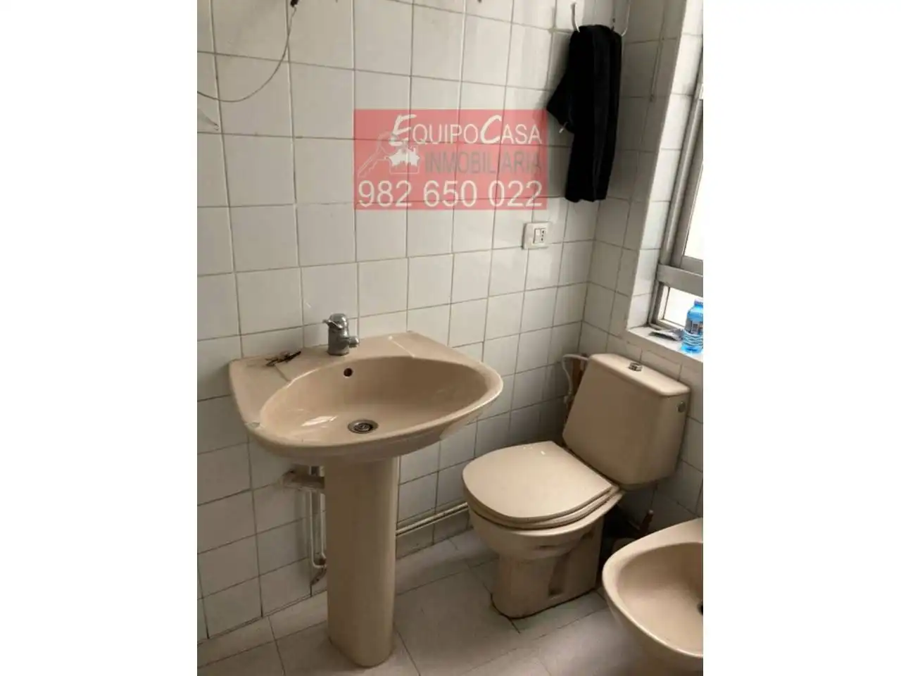 Bany de Apartament en venda en Lugo amb Calefacció, Traster i Alarma