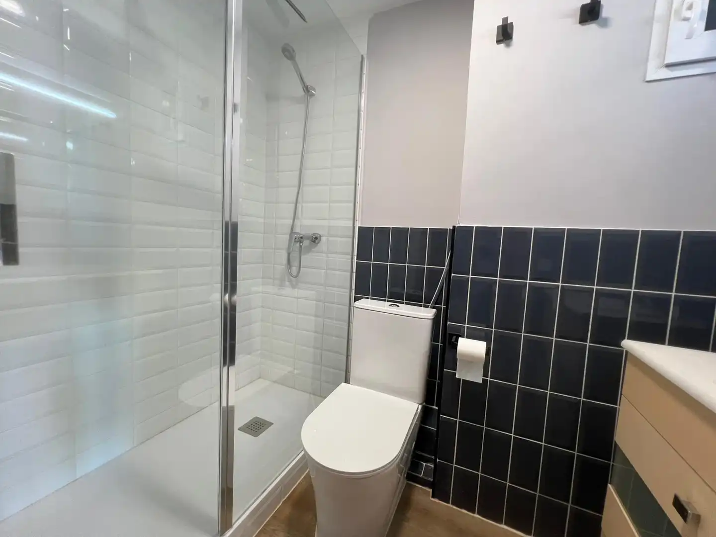 Bathroom of Duplexes for sale in Barcelona  with Air Conditioner, Heating and Parquet flooring