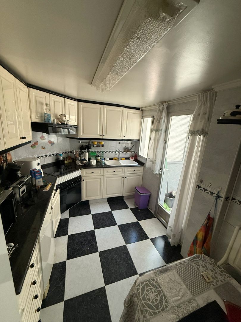 Cuina de Pis en venda en  Valencia Capital amb Aire condicionat, Moblat i Forn