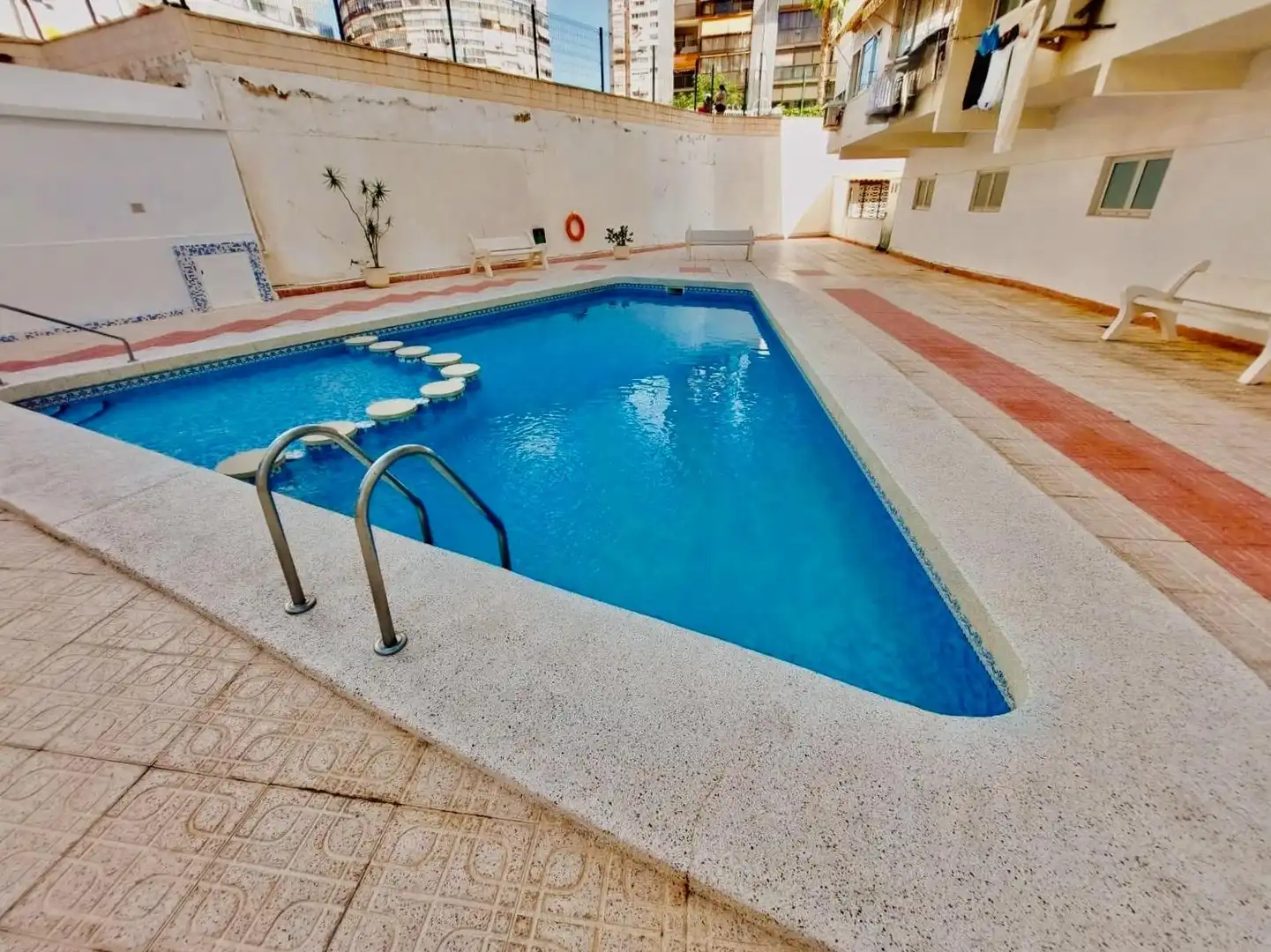 Piscina de Estudi en venda en Benidorm amb Moblat i Piscina comunitària