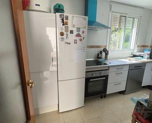 Cuina de Pis de lloguer en Gelves amb Aire condicionat, Terrassa i Traster