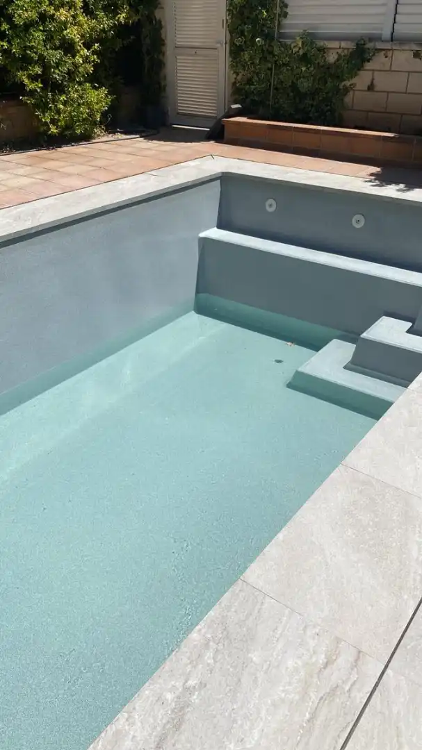 Schwimmbecken von Einfamilien-Reihenhaus zum Verkauf in Soria Capital  mit Heizung, Privatgarten und Terrasse