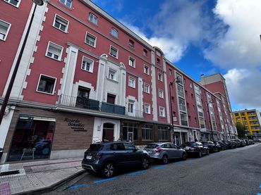 Piso con ascensor en venta en Calle Calzadas