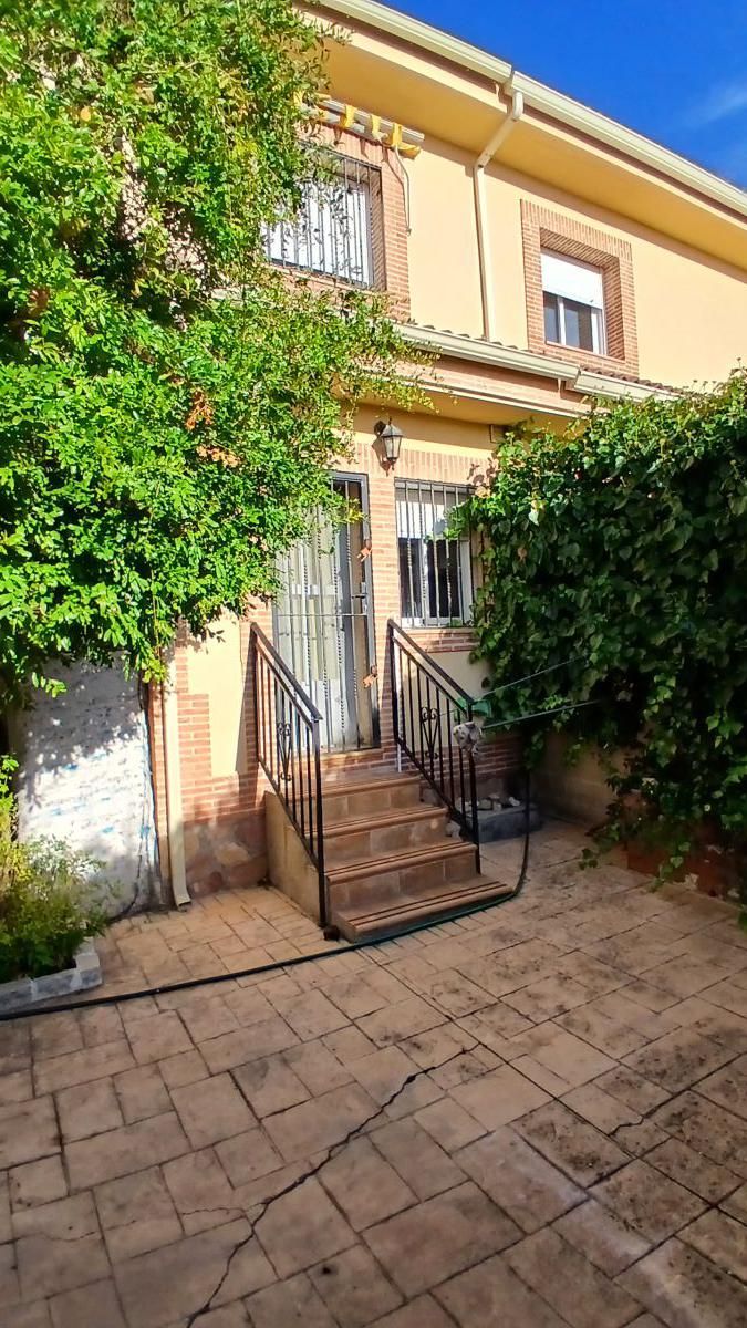 Exterior view of House or chalet for sale in Hormigos  with Heating, Private garden and Terrace