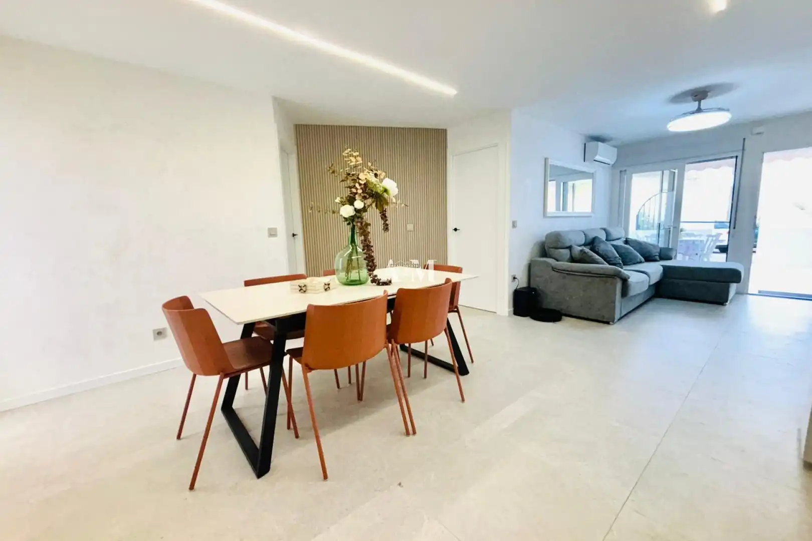 Comedor de Piso de alquiler en Torrevieja con Aire acondicionado, Calefacción y Terraza