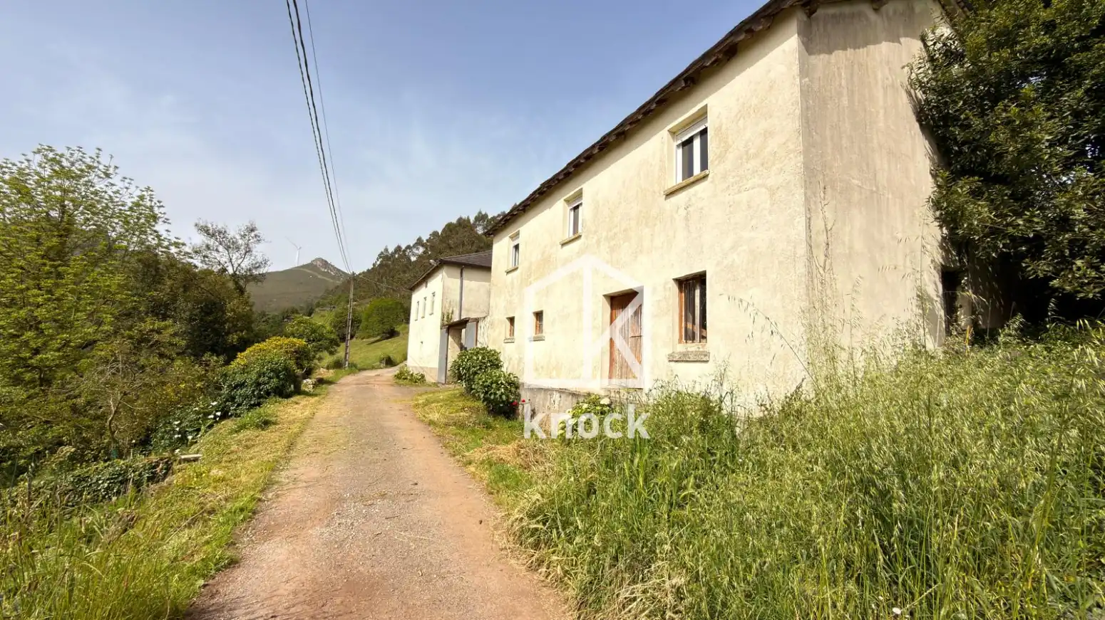 Vista exterior de Casa o xalet en venda en Valdés - Luarca amb Calefacció i Jardí privat