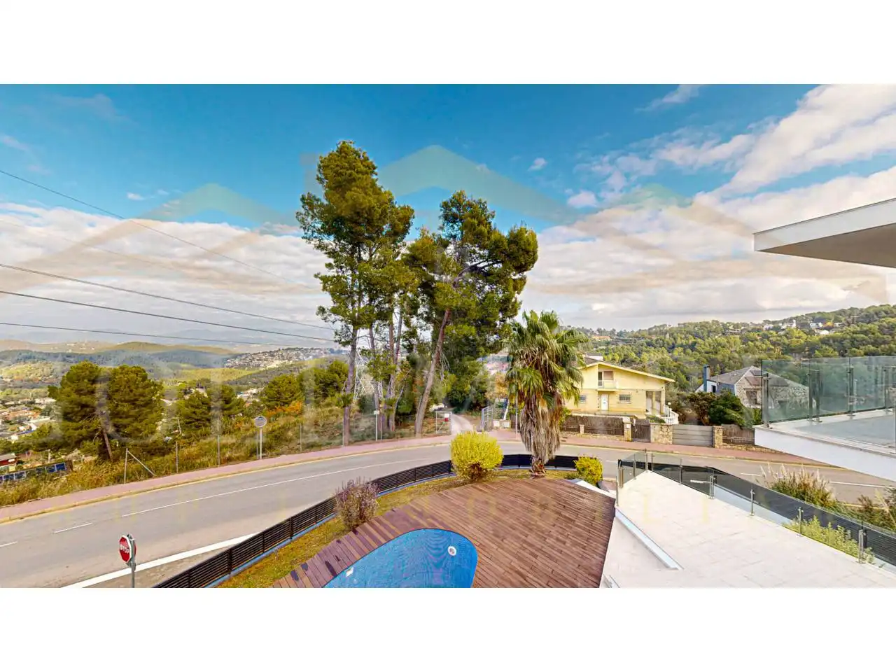 Vista exterior de Casa o xalet en venda en Corbera de Llobregat amb Aire condicionat, Calefacció i Jardí privat