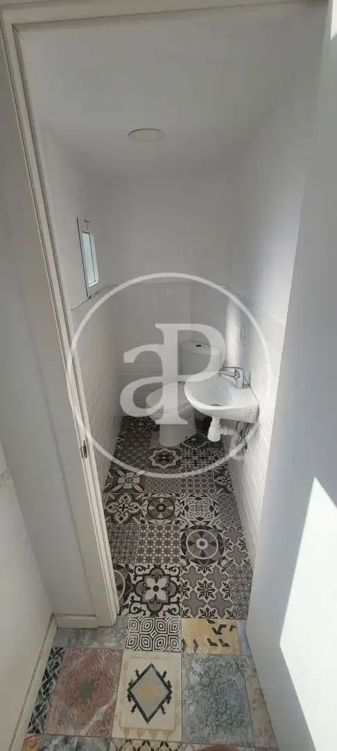 Badezimmer von Wohnung zur Miete in Valencia mit Klimaanlage, Möbliert und Balkon