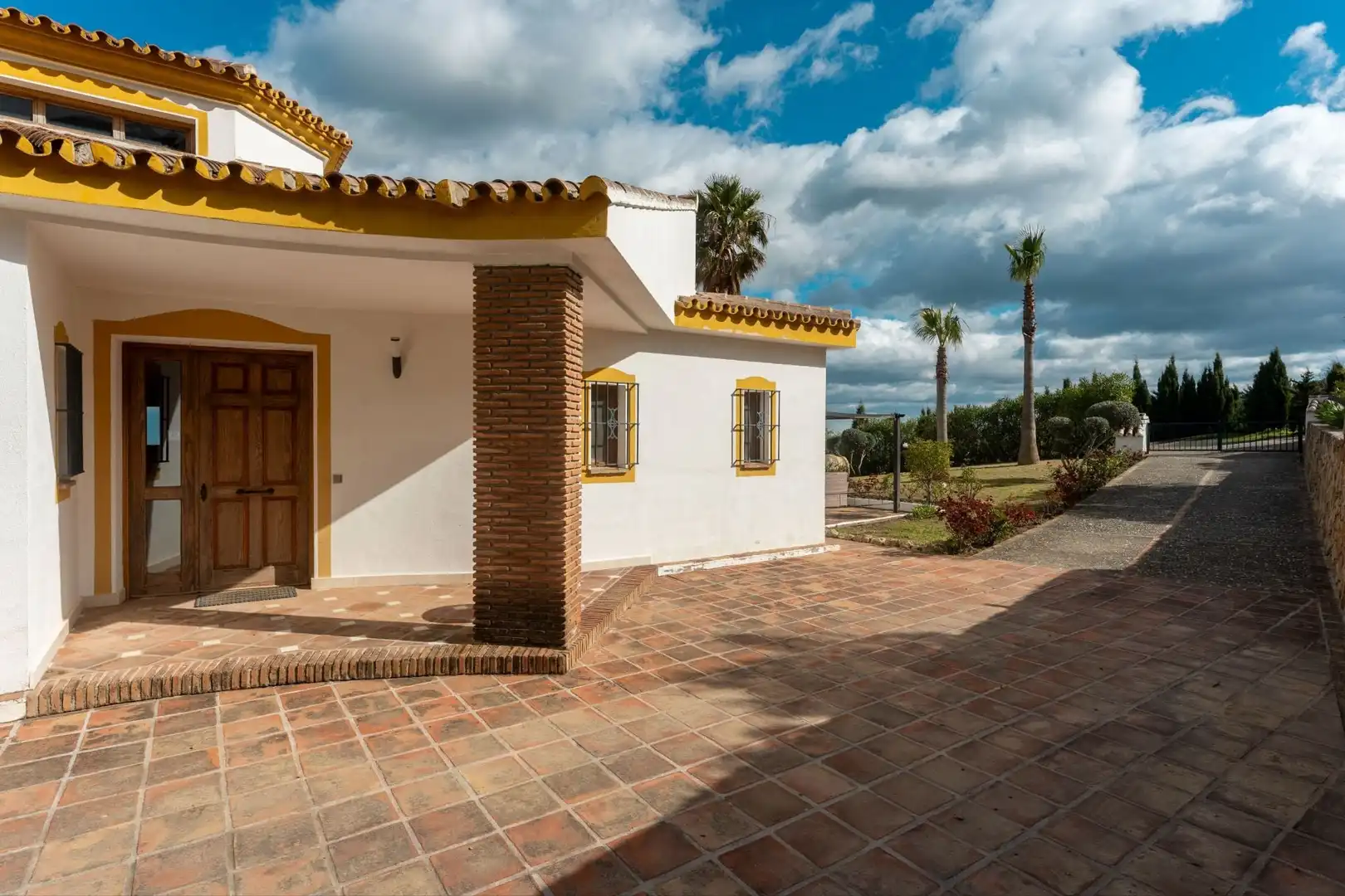 Jardí de Finca rústica en venda en Casarabonela amb Calefacció i Piscina