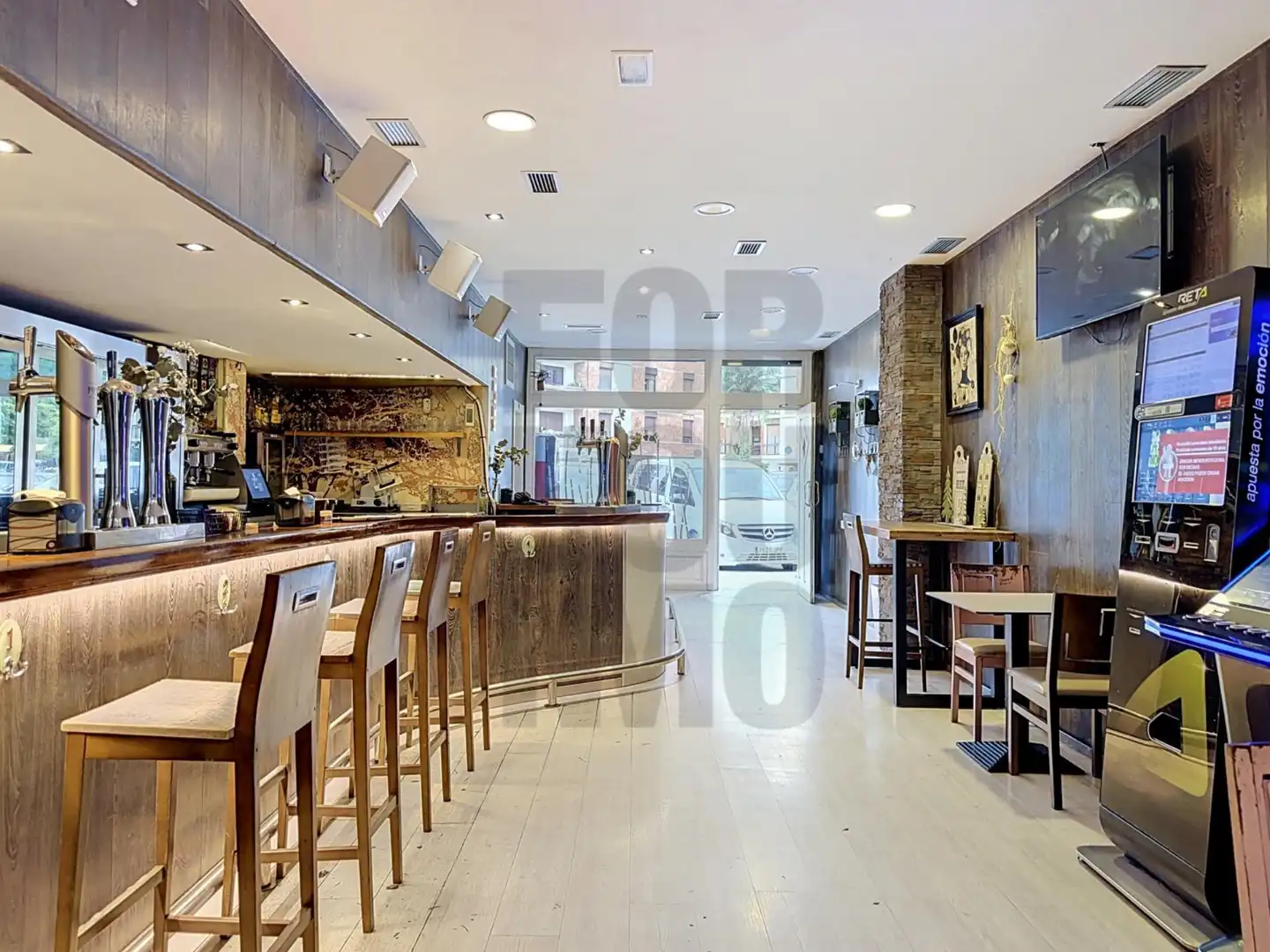 Local comercial en venta en Calle GIPUZKOA