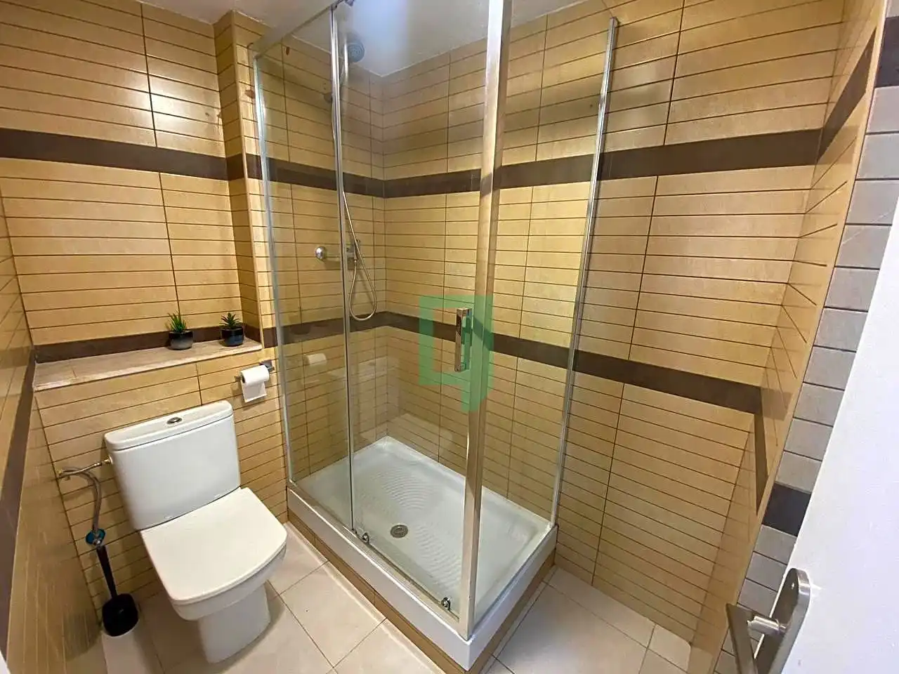 Badezimmer von Erdgeschoss zum Verkauf in Manresa mit Klimaanlage