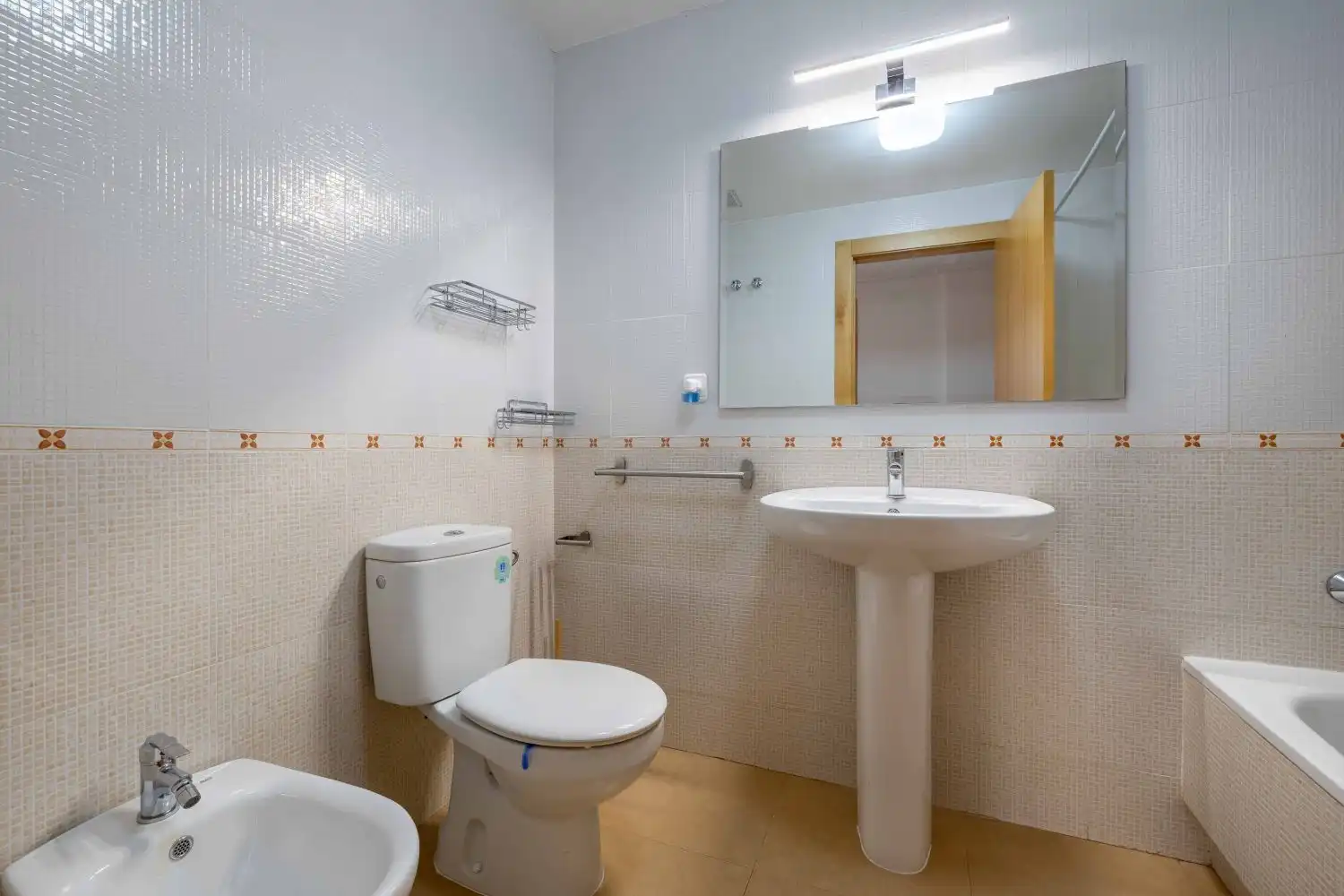 Badezimmer von Wohnung zur Miete in Murcia mit Klimaanlage und Heizung