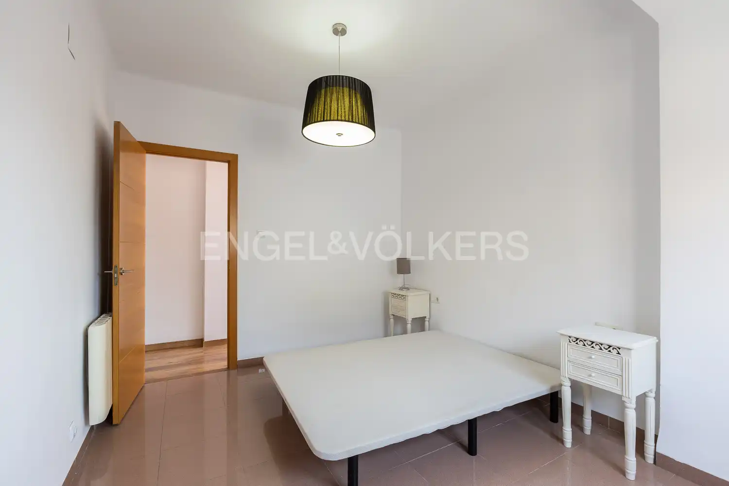 Schlafzimmer von Dachboden zur Miete in Valencia mit Heizung, Terrasse und Abstellraum