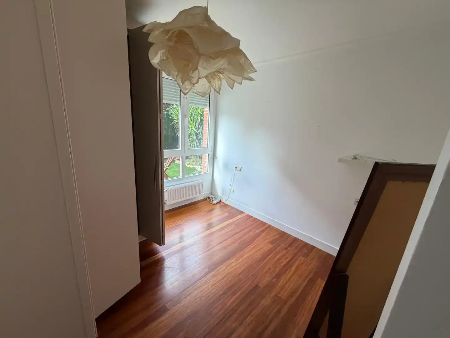 Schlafzimmer von Erdgeschoss zur Miete in Castro-Urdiales mit Privatgarten, Parkett und Schwimmbad