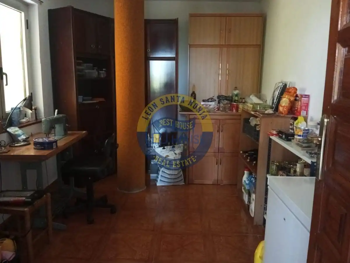 Houses for sale in Garrafe de Torío  with Heating, Parquet flooring and Terrace