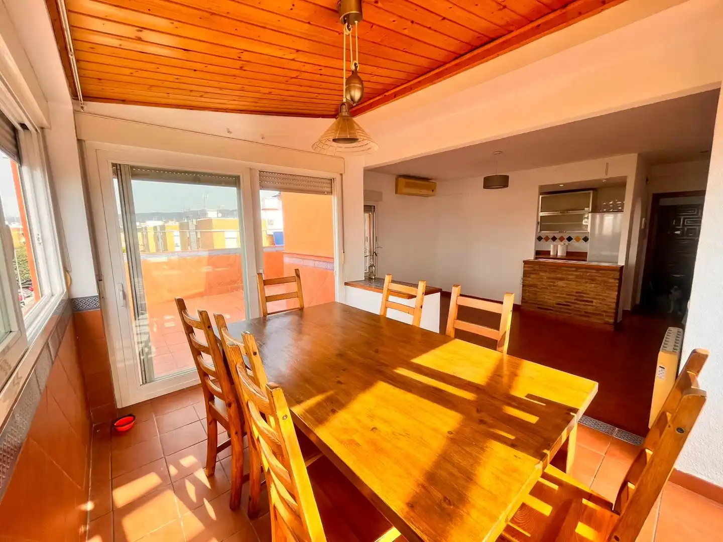 Esszimmer von Dachboden zur Miete in Córdoba mit Klimaanlage und Terrasse