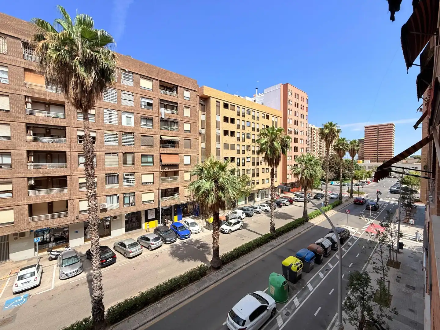 Vista exterior de Pis de lloguer en Valencia amb Moblat i Balcó