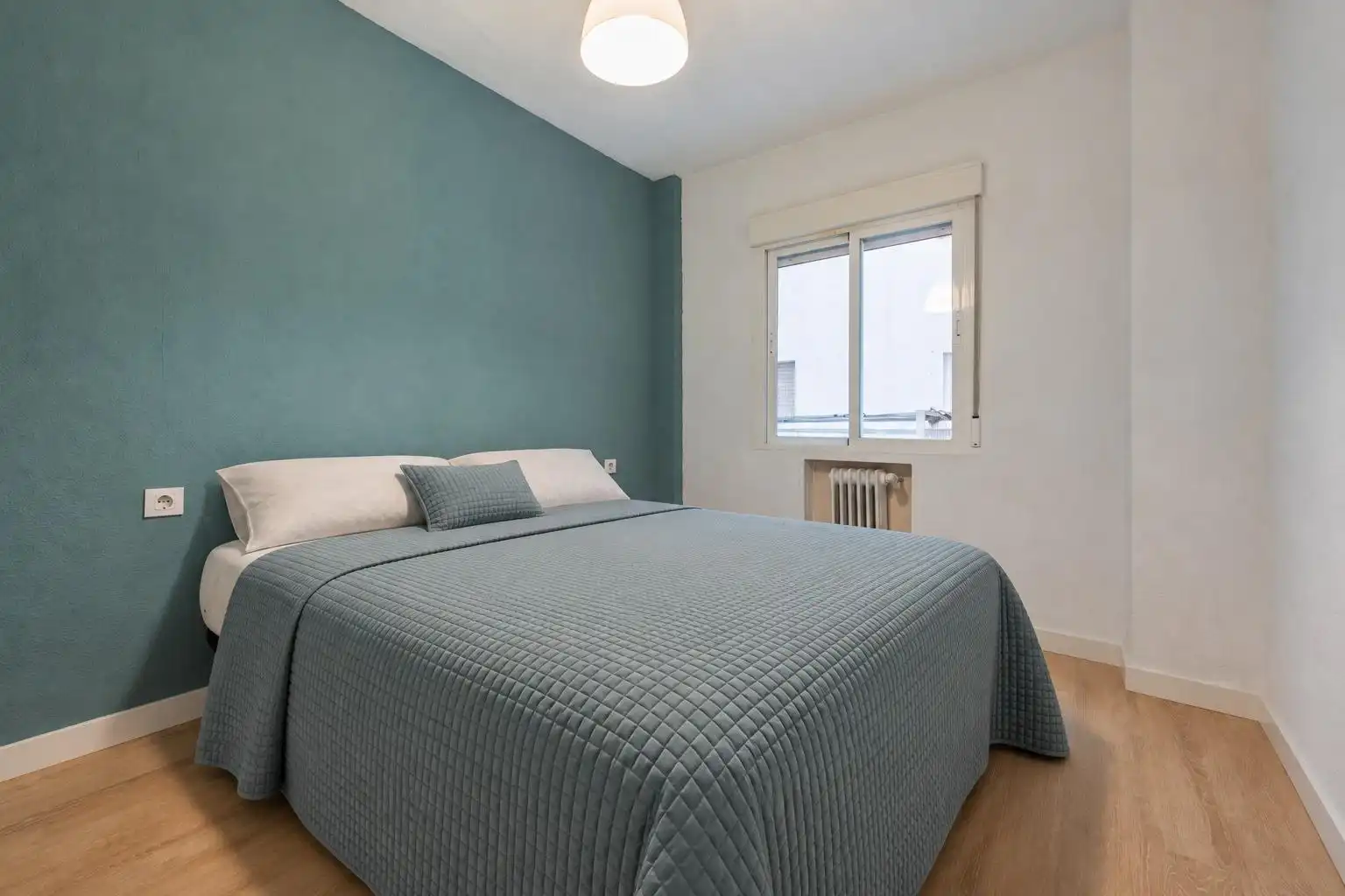 Schlafzimmer von Wohnung zur Miete in Madrid mit Heizung und Terrasse
