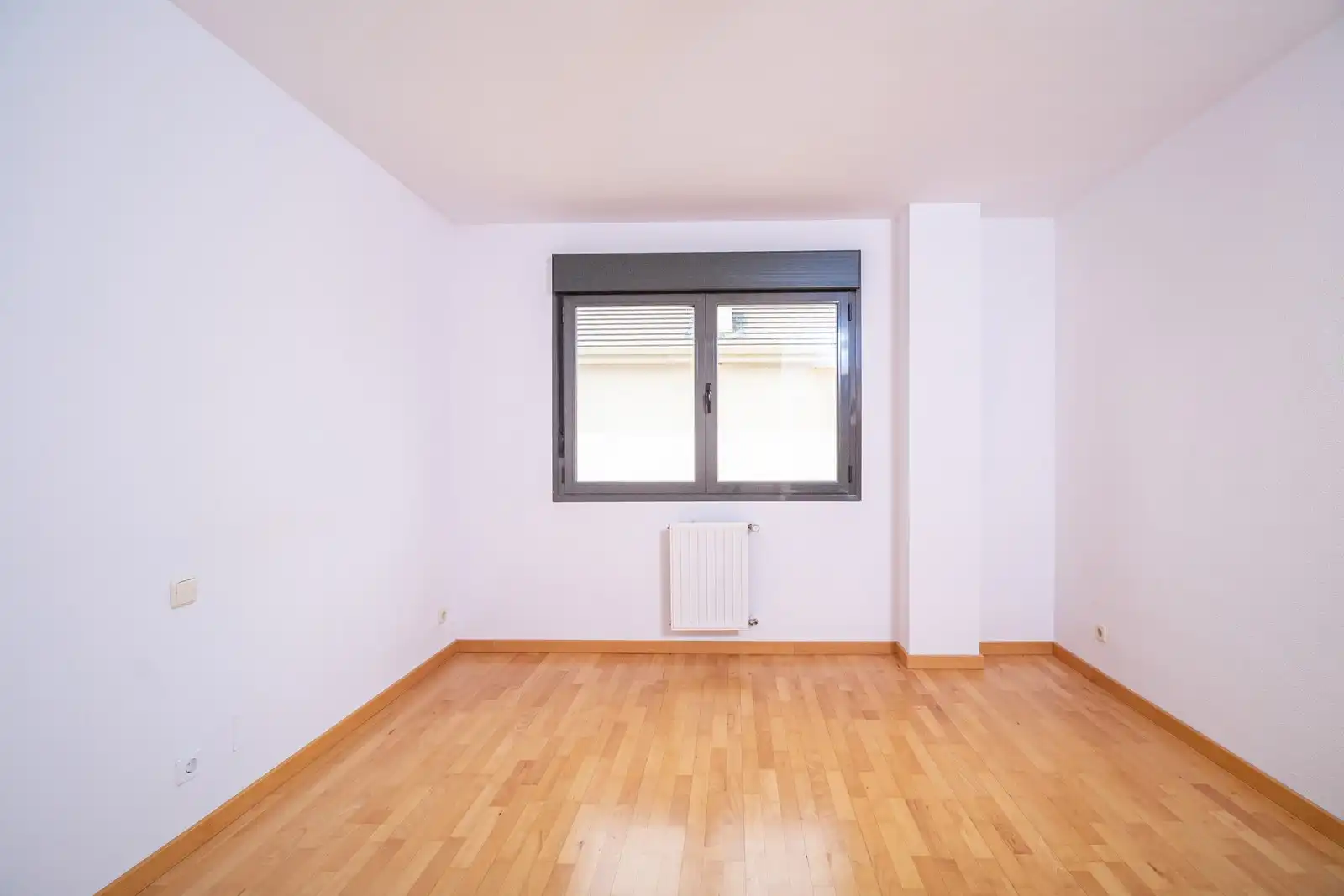 Bedroom of Flat for sale in Aranjuez  with Air Conditioner, Terrace and Storage room